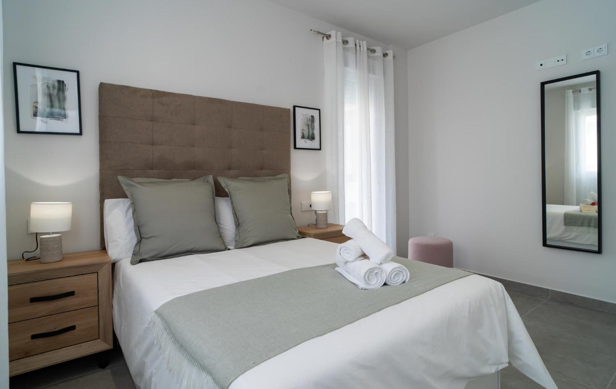 Aac Malaga - Apartamento Con Terraza, Muy Amplio, Totalmente Equipado, Cerca Del Centro Y Nuevo! Rom bilde